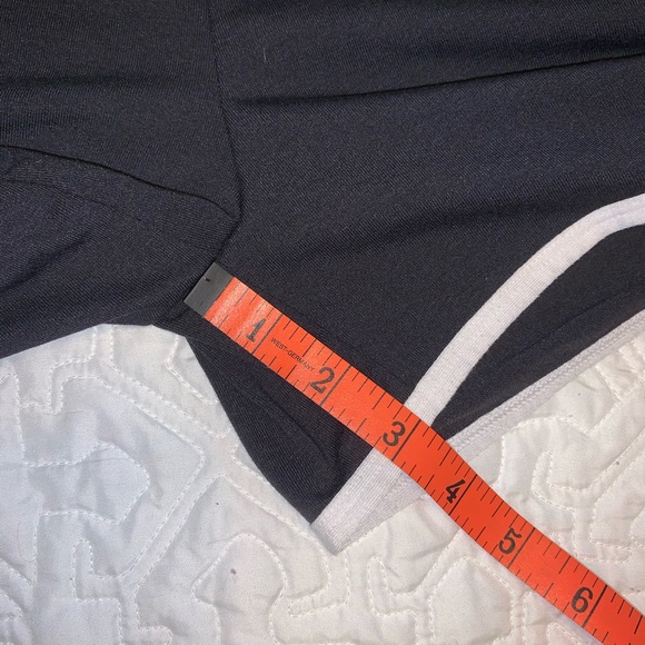 Under Armour black shorts - Picture 7 of 7